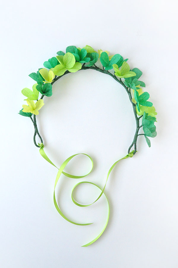 diy paper flower and pipe cleaner crown
